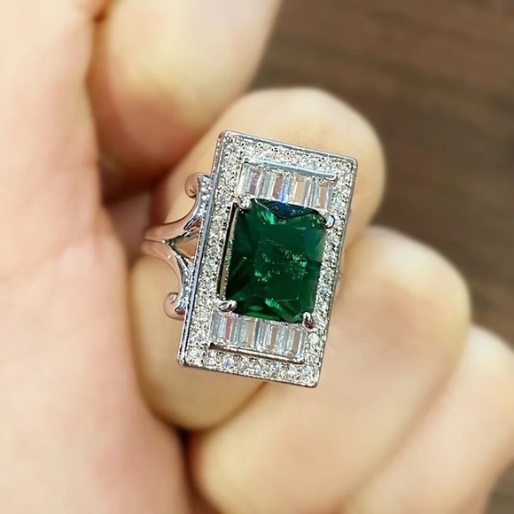 New Vintage 925 Silver Luxury Emerald Ring - Picture 1 of 6